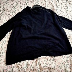 Black oversized sweatshirt